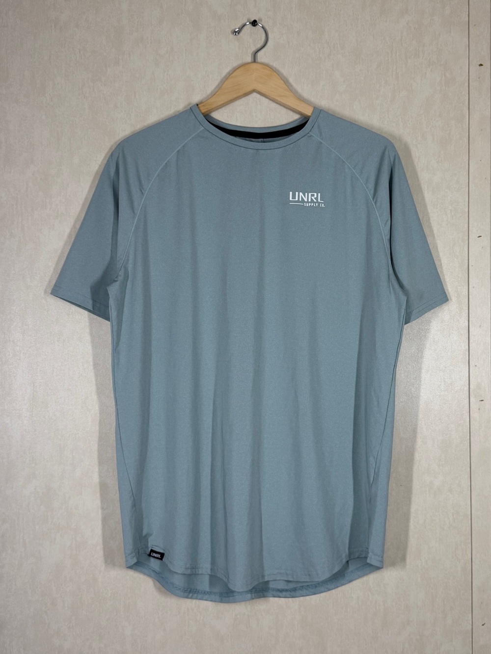 UNRL Men’s Shortsleeve Shirt Performance Tee in Blue L